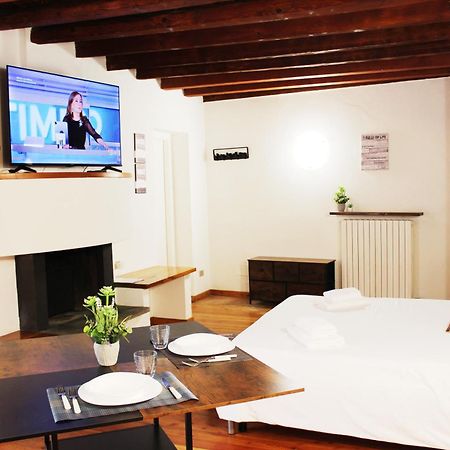 Hbhall Navigli 2 Apartment Milan Exterior photo