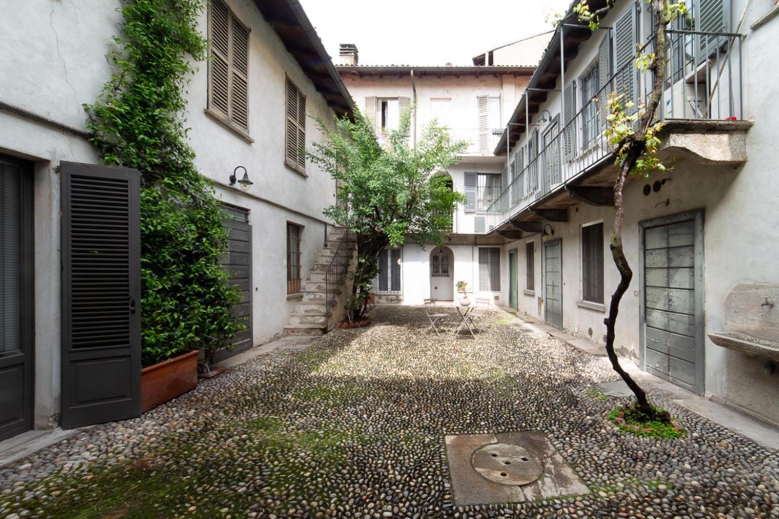 Hbhall Navigli 2 Apartment Milan Exterior photo